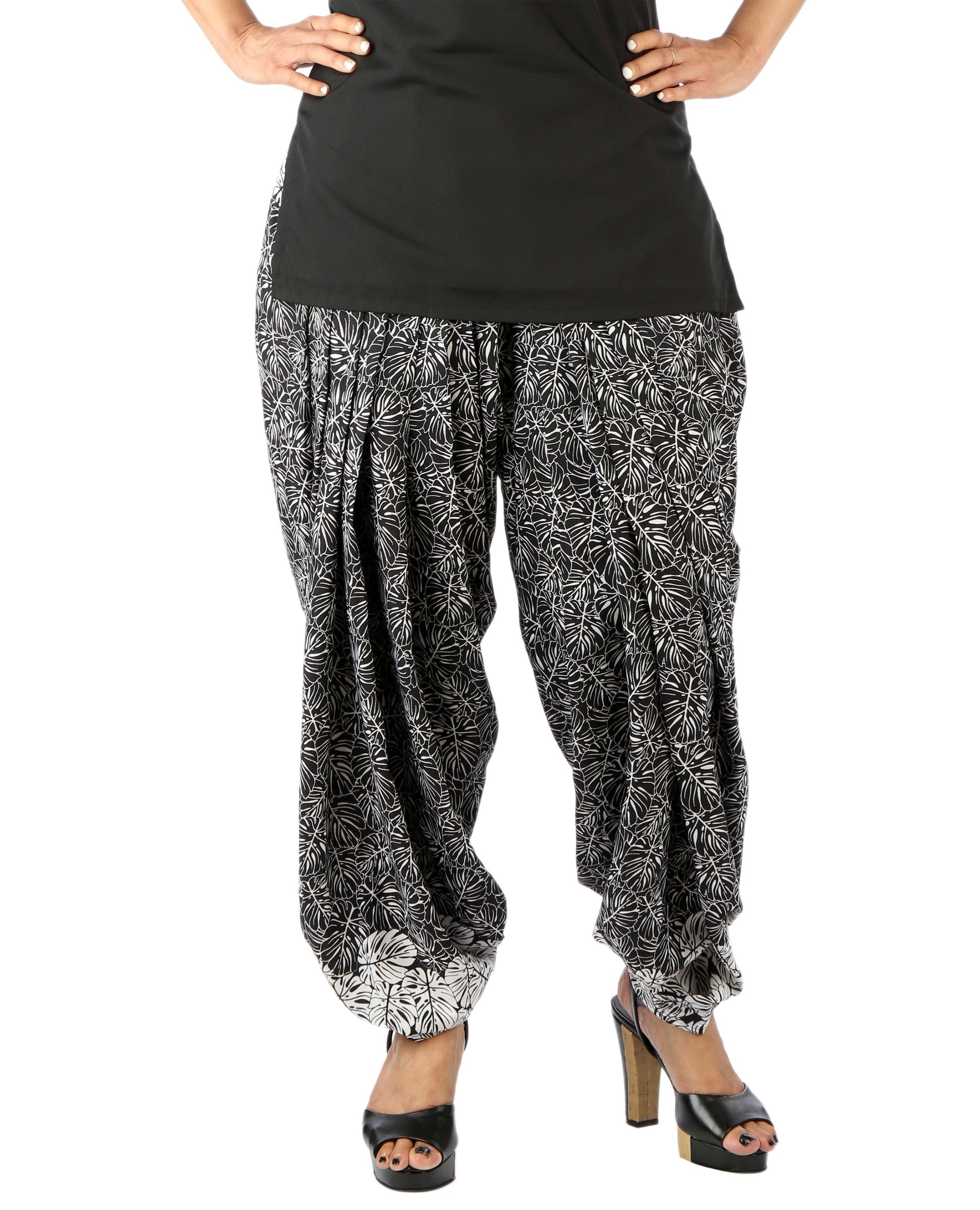 DeeVineeTi Women's Blended Crepe Black Printed FreeSize Patiala Salwar DVSR0010