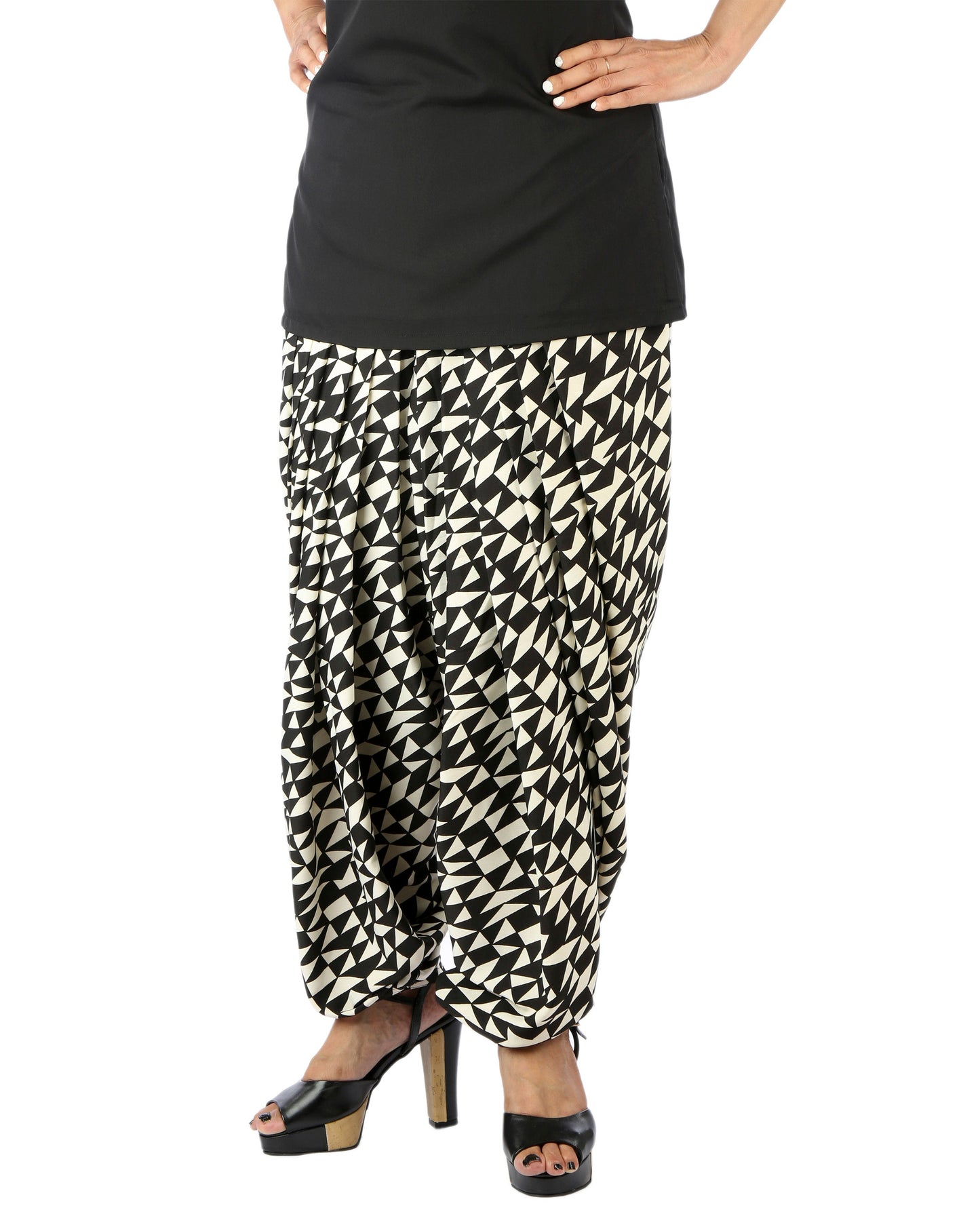 DeeVineeTi Women's Crepe Black Geometric Print FreeSize Patiala Salwar DVSR0003